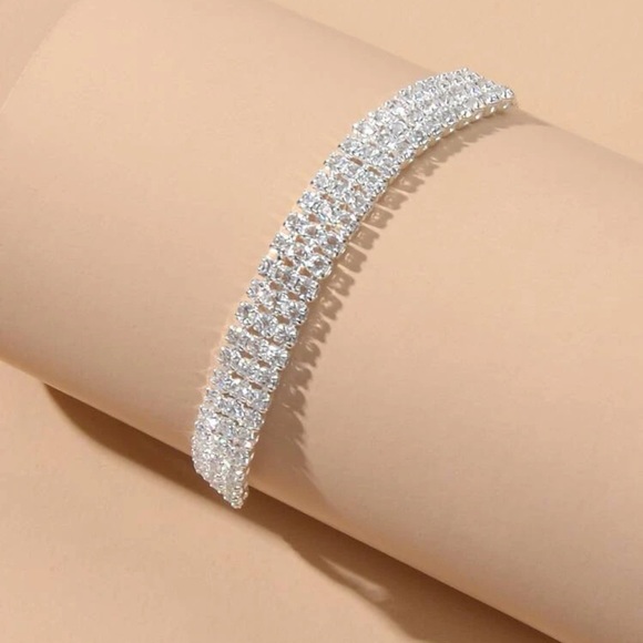 Luxurious Yellow Gold Rhinestone Adjustable Bracelet - Picture 6 of 9